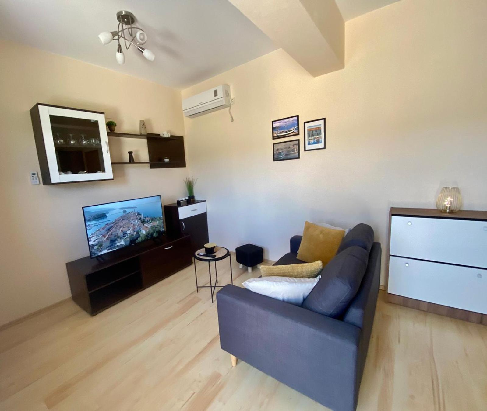 Apartmani Franciska Rab Town Luaran gambar