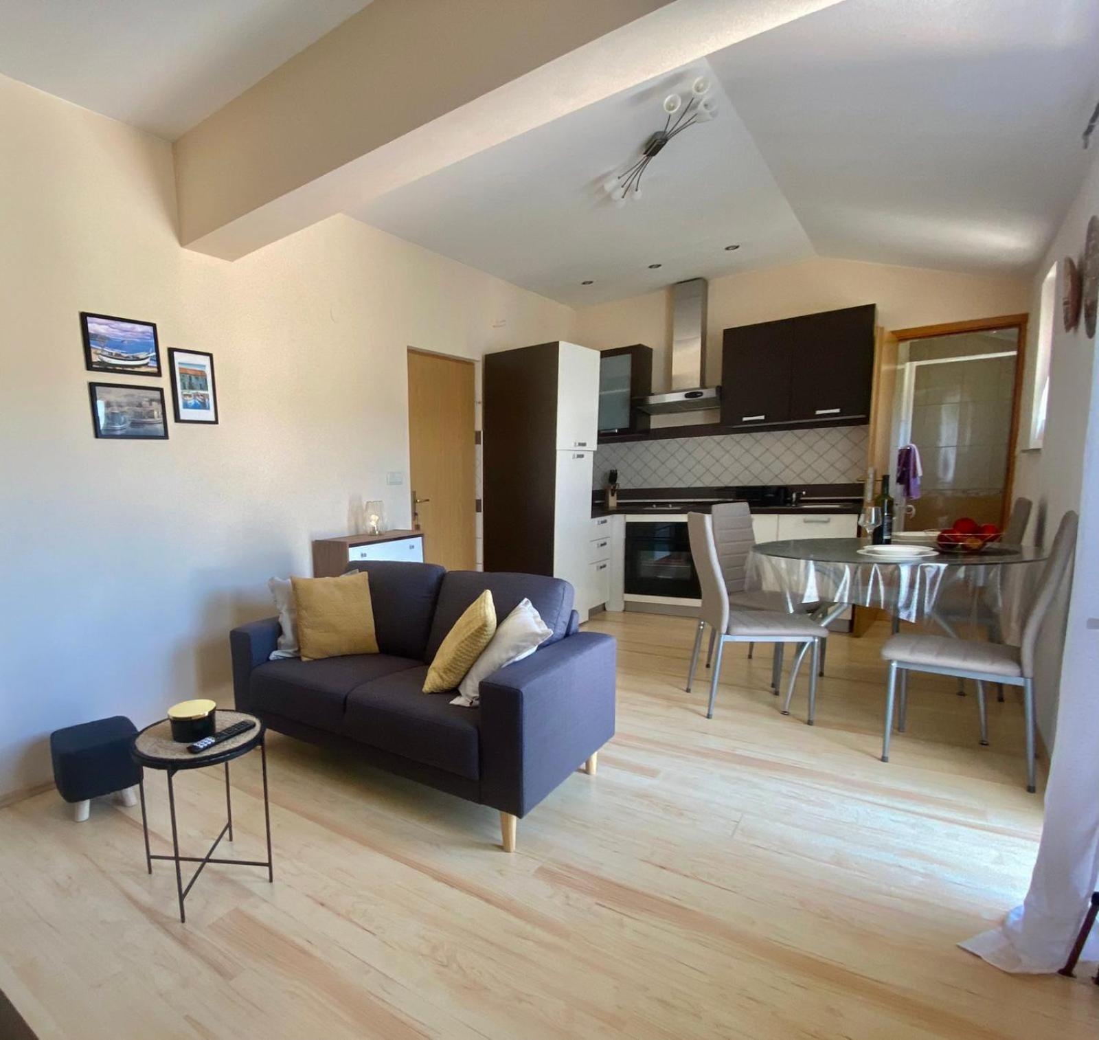 Apartmani Franciska Rab Town Luaran gambar