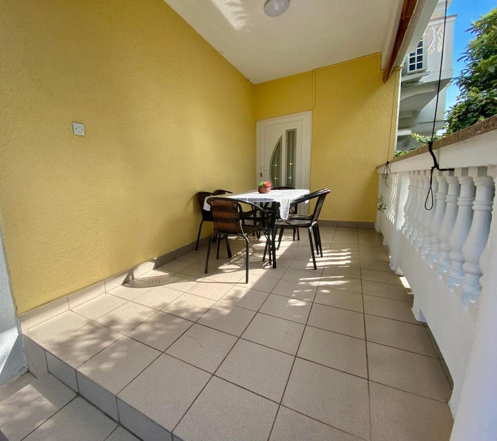 Apartmani Franciska Rab Town Luaran gambar